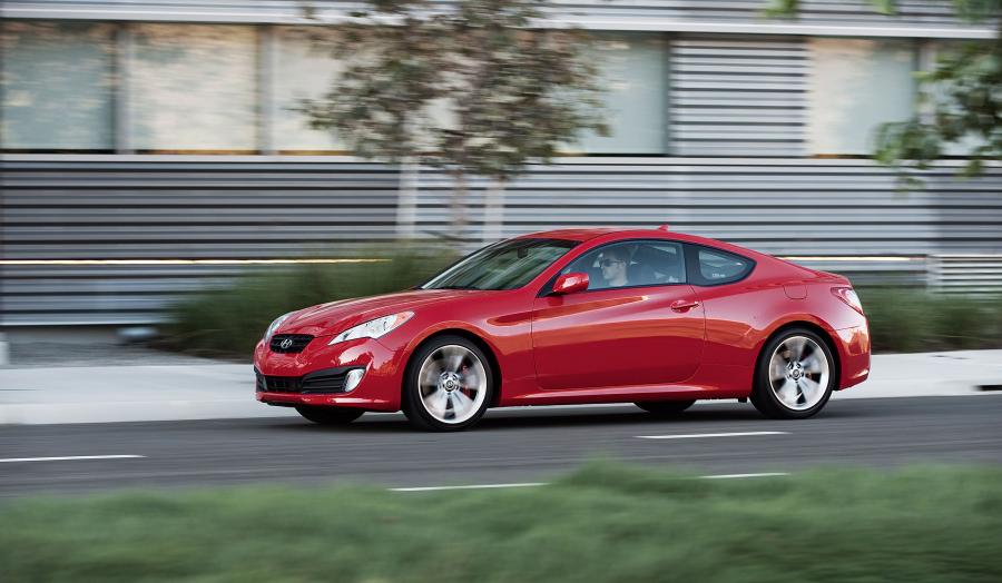  Hyundai Genesis Coupe 3.8 R-Spec 2011 года  (фото 11 из 14)
